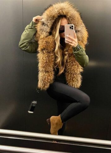 [:en]Jackets and parkas with fur[:et]Karusnahast jakid ja parkad[:lt]Striukės ir parkos su kailiu[:LV]Jakas un parkas ar kažokādu[:ru]Куртки и парки с мехом