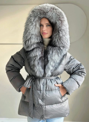 Moteriška žieminė parka su lapės kailiu ir žąsų pūkais